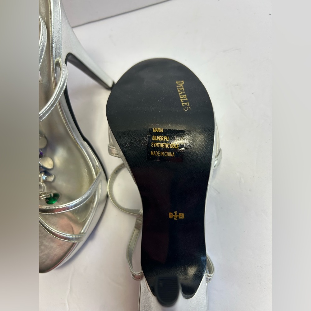 Dyeables “Maria” Silver Platform Sandals – Size 9.5B - Picture 8 of 16